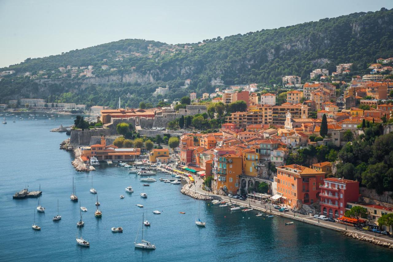Feel - De Gaulle - * Villefranche-sur-Mer
